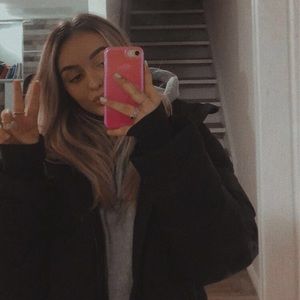 Meet your Posher, Erona